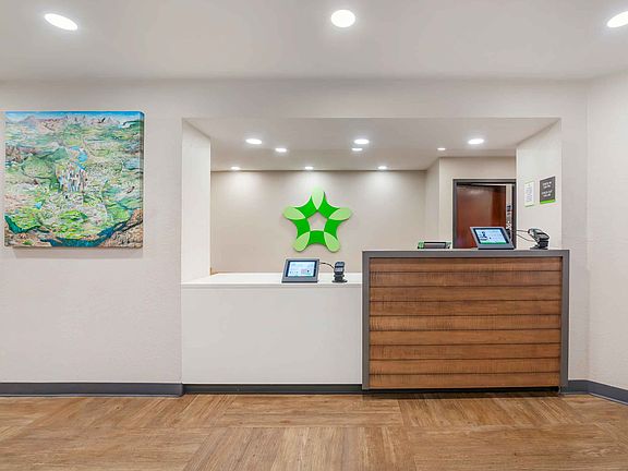 Lobby and Guest Check-in