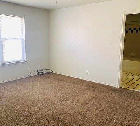 4th image of 4402 Lori Dr