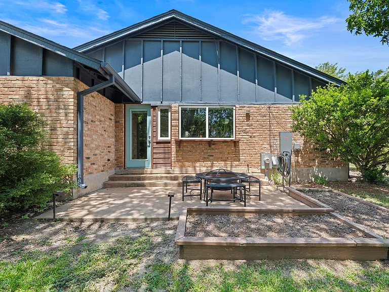 1510 Coronado Hills Dr — Photo 23
