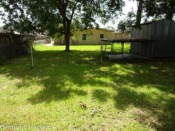 2nd image of 209 Peccos St.