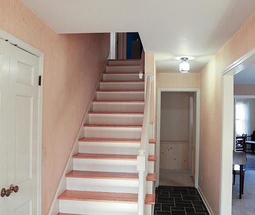 4th image of 644 Hillcrest Ave