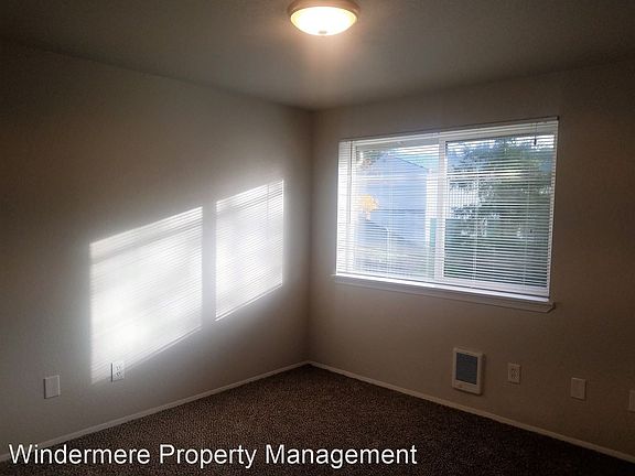 3rd image of 10434 NE State Highway 104 APT 12