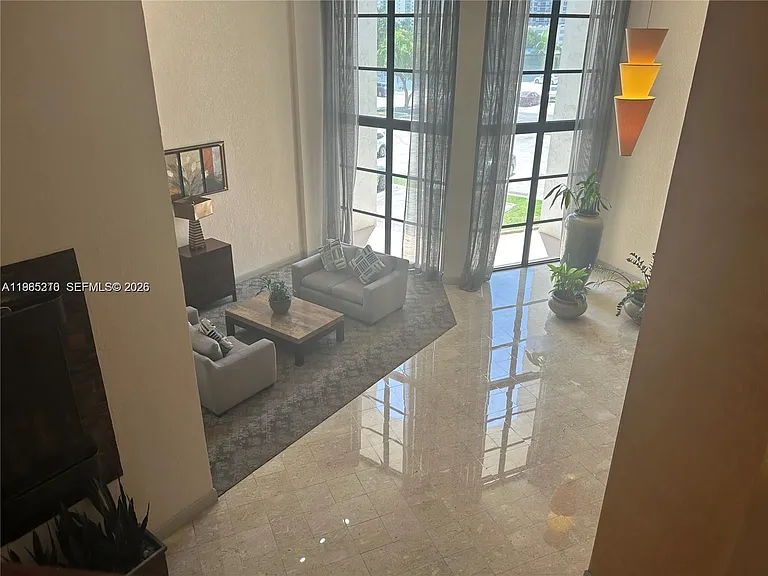 400 Leslie Dr #308 — Photo 19