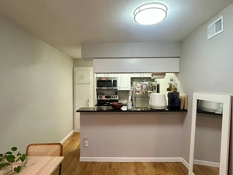 2207 Leon St #209 — Photo 4
