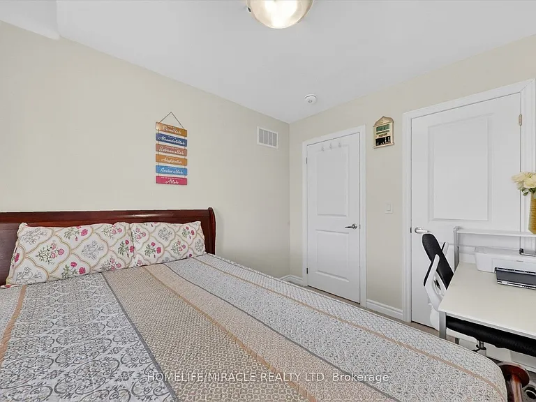 73 Sutcliffe Dr — Photo 30