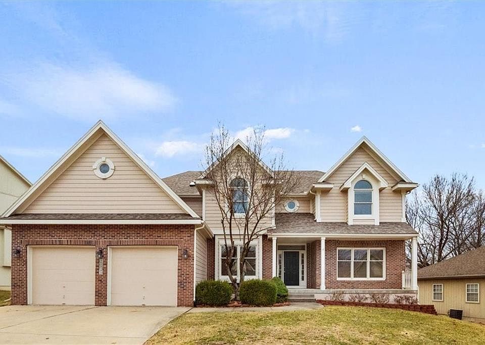 1st image of 2809 SW Saddlewood Dr
