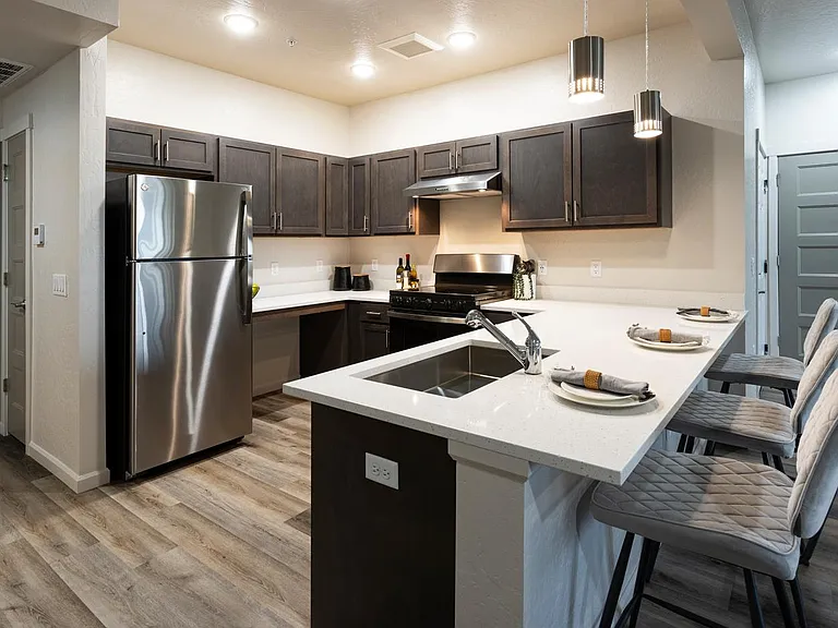 1341 sqft - Kitchen