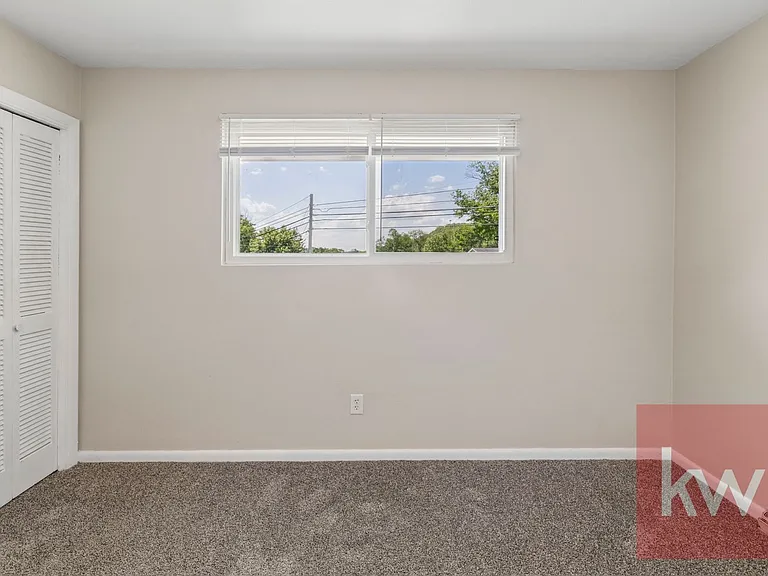 340 E Carters Valley Rd — Photo 22