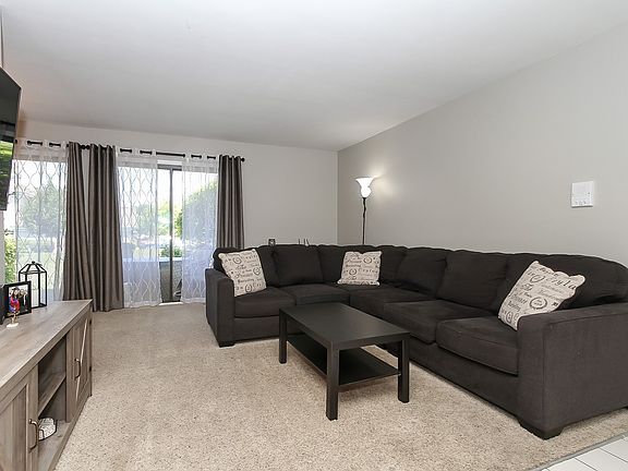 4th image of 317 Oak Meadow Ct APT C1