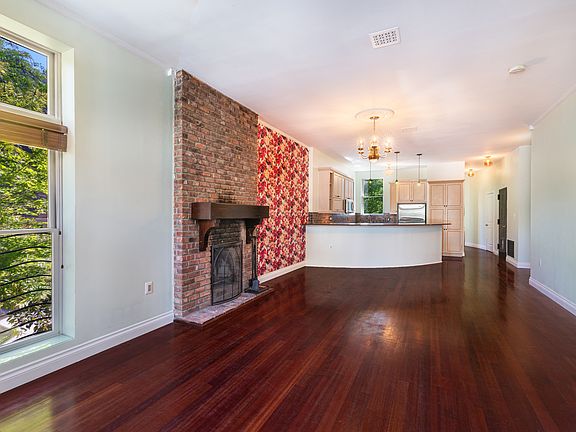 3rd image of 2119 5th Ave APT 1