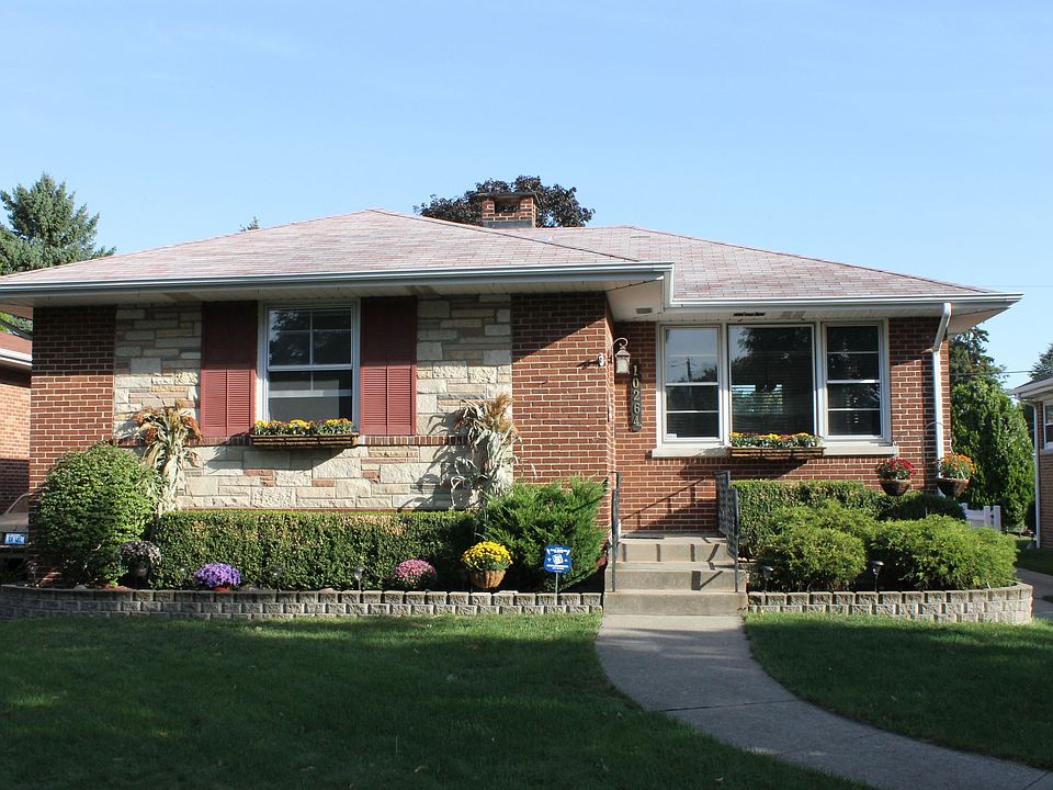 1st image of 10264 Dickens St