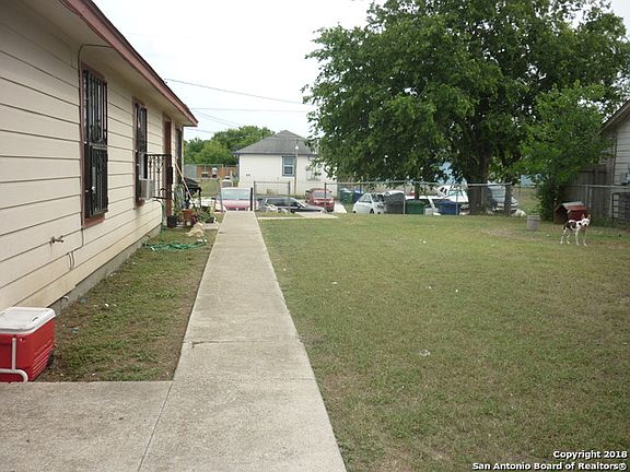 3rd image of 419 Amires Pl