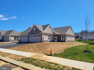 380 Meadow Rose Dr #215, Lititz, PA 17543