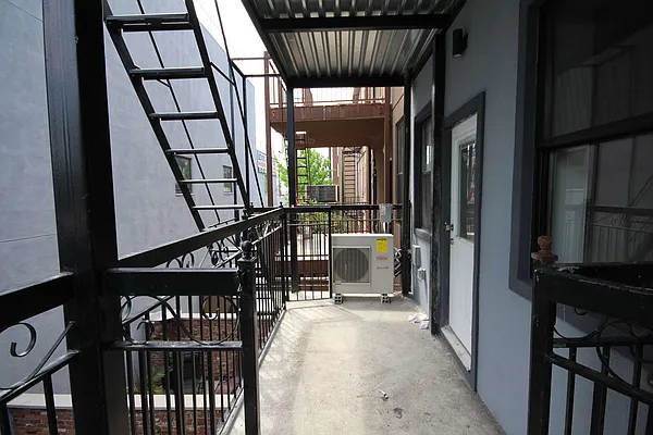 Rented by Nooklyn NYC LLC | media 51