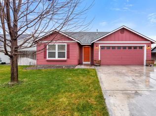 6415 Penrose Point Dr, Pasco, WA 99301