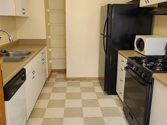 3rd image of 5016 Lillian Hwy #C