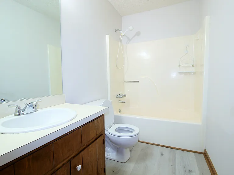 585 Wayside Dr — Photo 16
