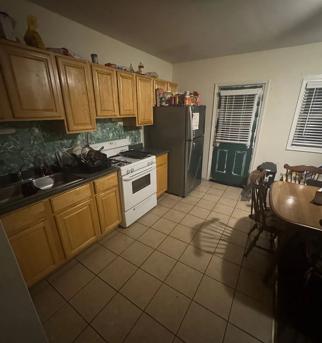 5 bed, 1544 sqft, $650 — Photo 4