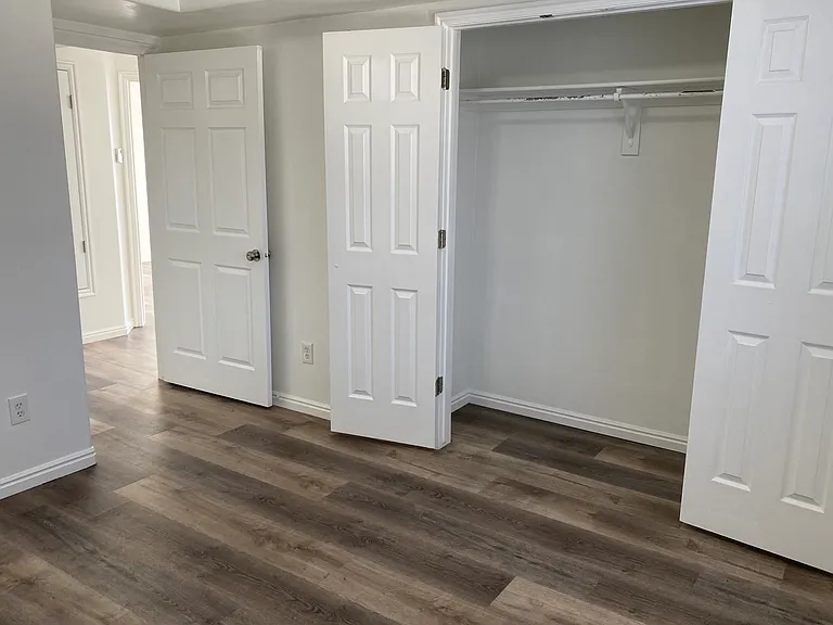 342 E 800 N #210 — Photo 6