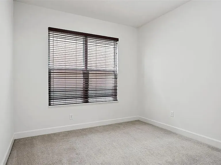 16036 Bella Woods Dr — Photo 11