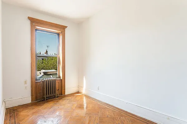 Rented by MNS | media 7