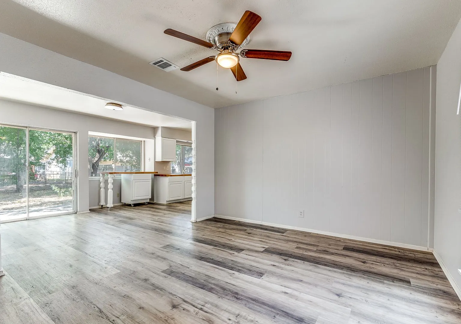 3 bed 3.5 bath located in Westwood Park Subdivision — Photo 2