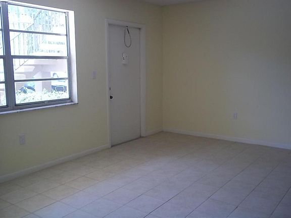5th image of 2600 S Kanner Hwy APT Y3