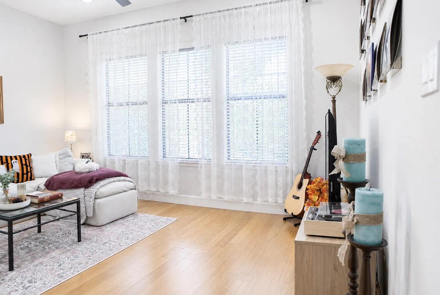 2 bed, 2.5 bath, 1424 sqft, $2,400 — Photo 4