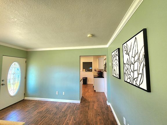 3rd image of 550 E Thelma St