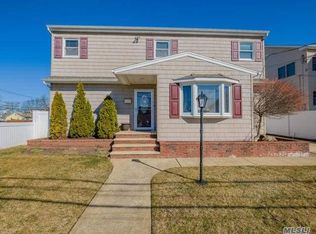2465 Army Pl, Bellmore, NY 11710