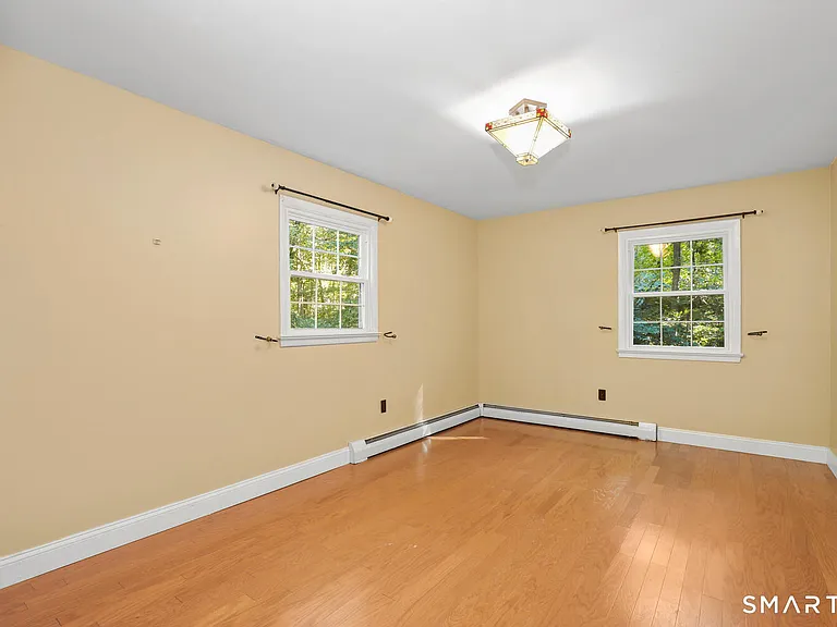 122 Deforest Rd — Photo 11