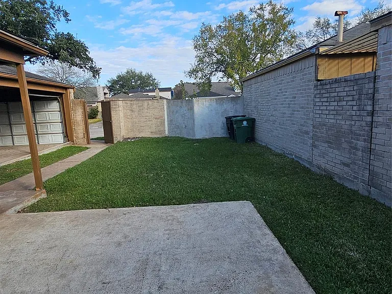 8151 Misty Ridge Ln — Photo 14