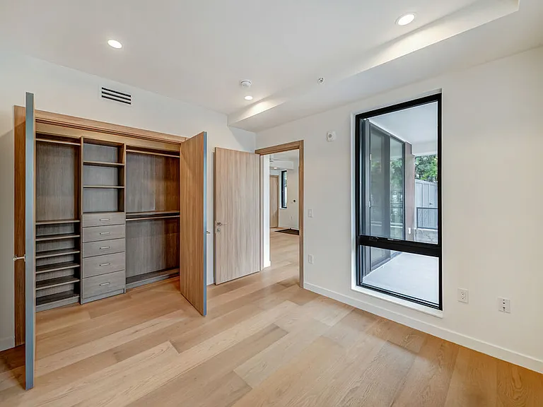 1257 N Detroit St #103 — Photo 7