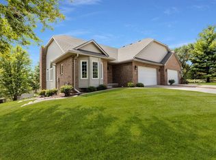 5990 Pommel Cir, West Des Moines, IA 50266