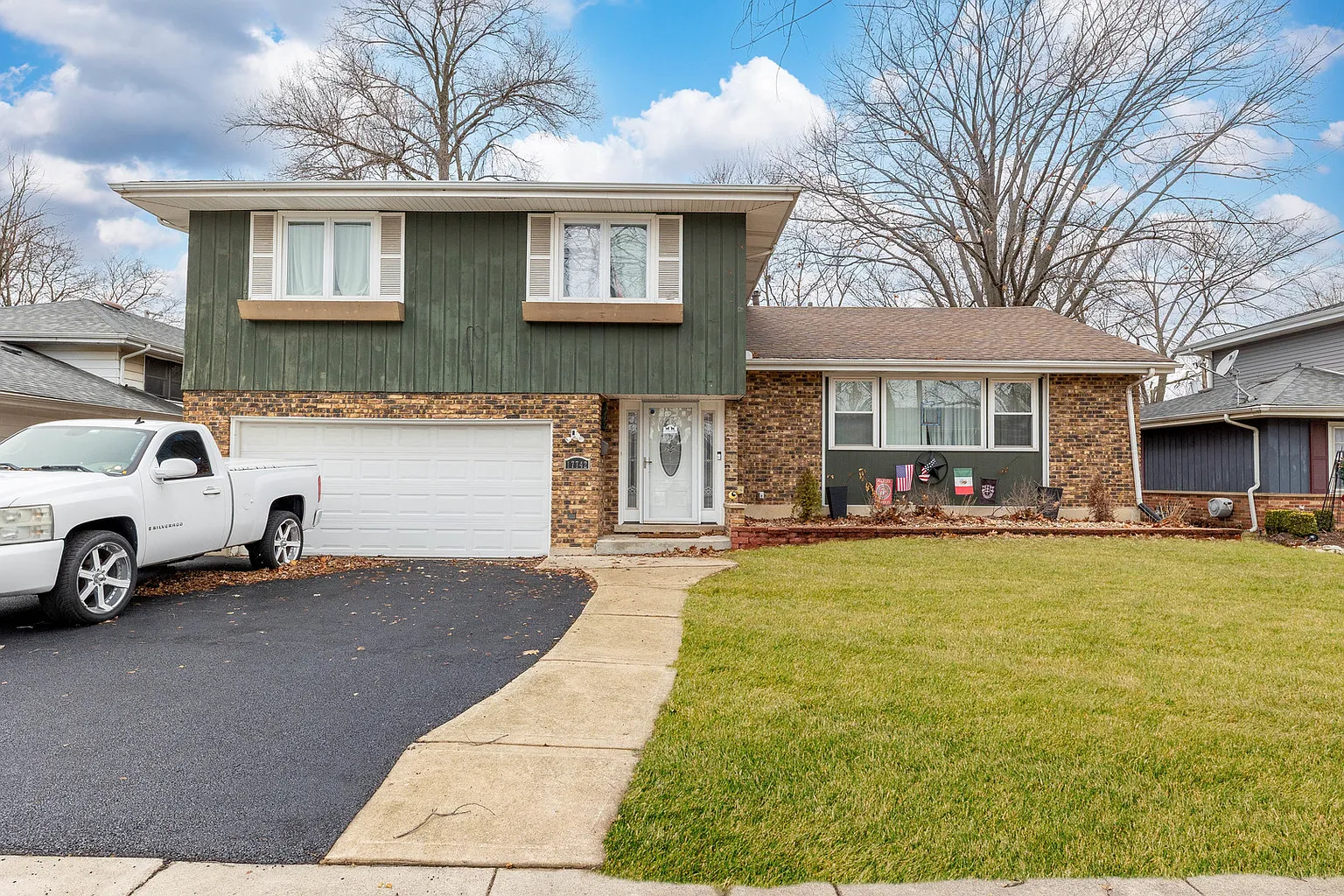 17742 Larkspur Ln photo 1