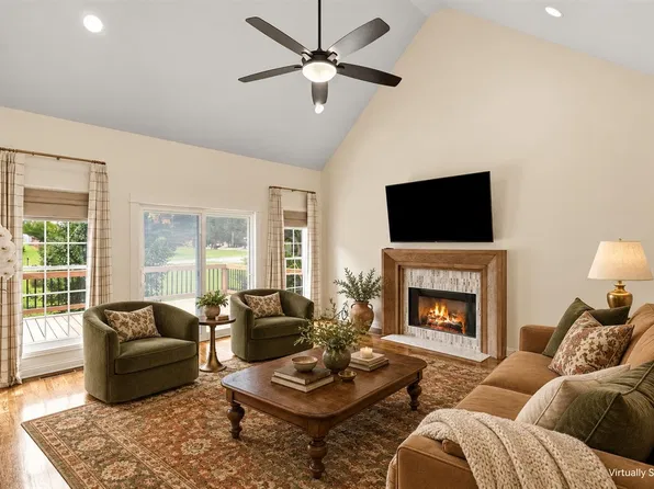 325 Indian Hills Dr, Bowling Green, KY 42103