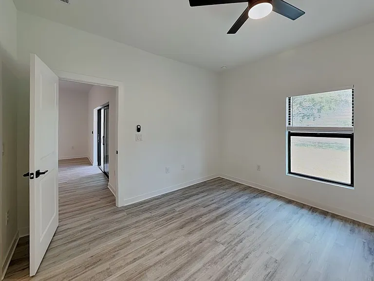 1120 Bismarck Rd — Photo 10