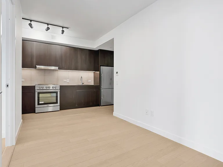 310 Livingston St #601 — Photo 5