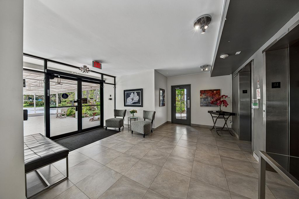 804 CYPRESS Boulevard #503, photo 3