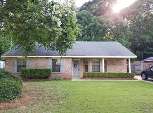388 Forest Park Dr, Montgomery, AL 36109