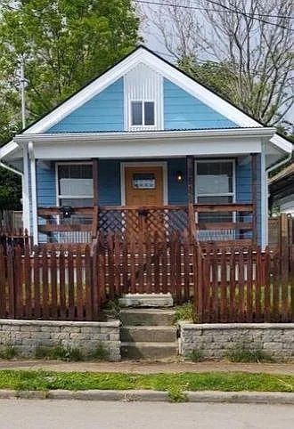 350 E 7th St Photo 1
