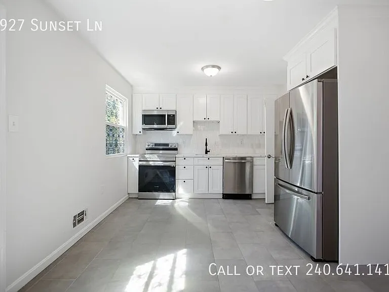 2927 Sunset Ln — Photo 6