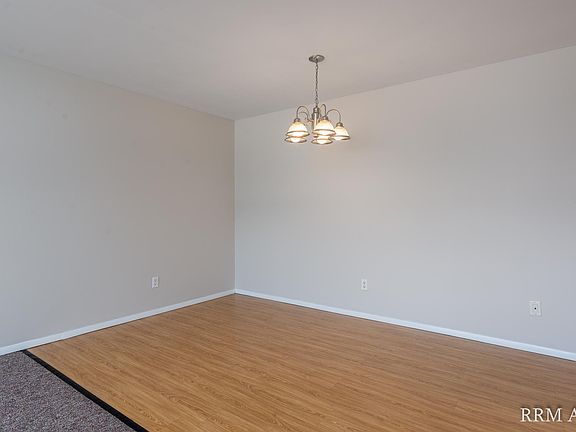 3rd image of 105-2929 27th St Unit 105