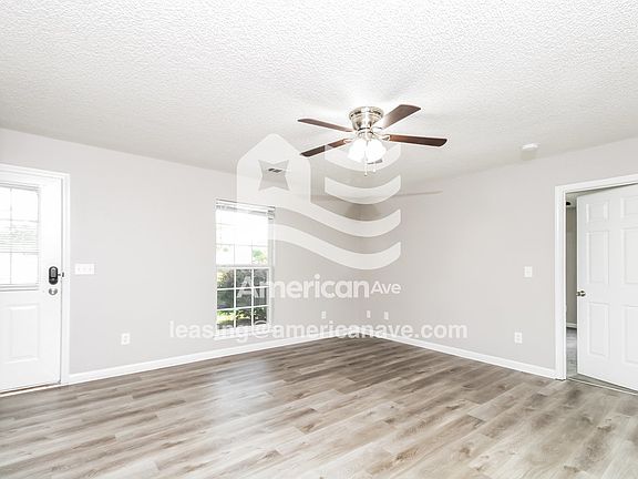 1453_003_living_room_12844971.jpg