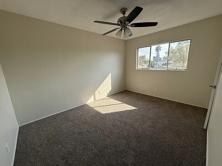 4350 N Lakewood Blvd #8 — Photo 10