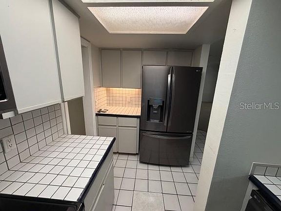 5th image of 28 CASARENA COURT