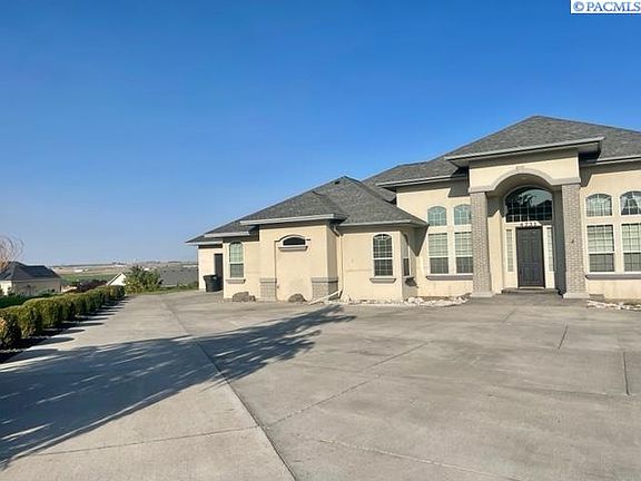 3rd image of 4731 Sedona Ct