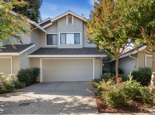 2066 University Park Dr, Sacramento, CA 95825