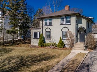 58 Norfolk Ave, Clarendon Hills, IL 60514