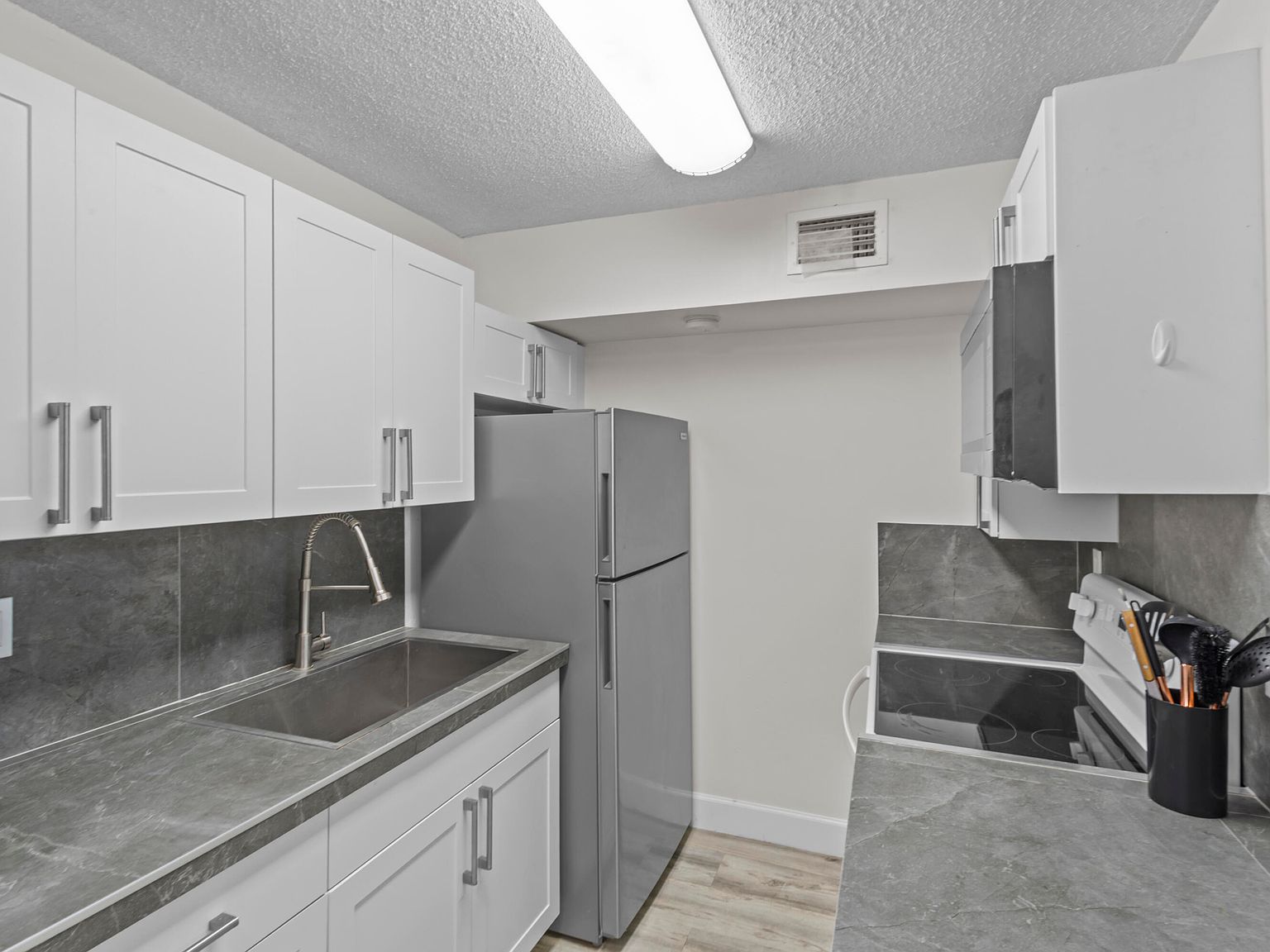 2000 N Congress Avenue #106